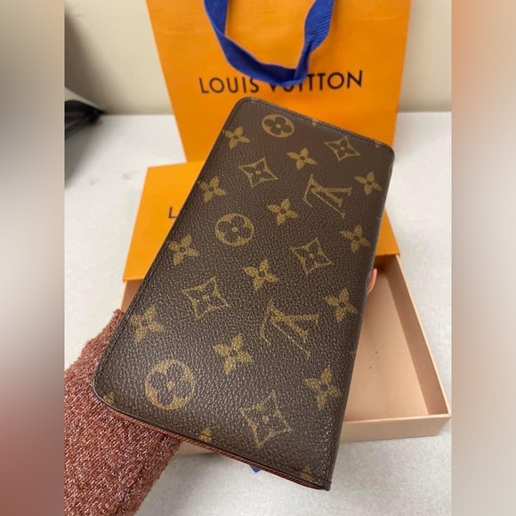 Sold‼️Authentic LV Mono Zippy Wallet💕
Giftable condition🎁 - Picture 3 of 16